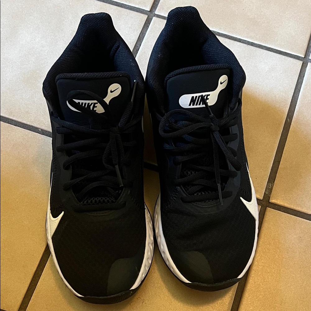 Nike Men’s Black and White Athletic Running Shoes